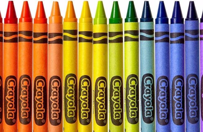 Crayola ha lanciato la sua prima coloratissima linea di make-up ispirata agli iconici pastelli I pastelli Crayola