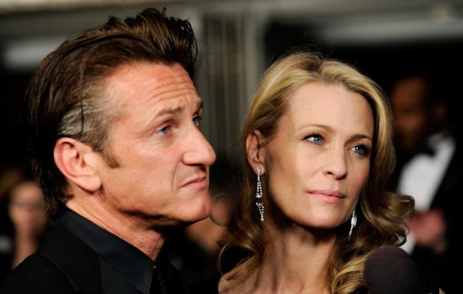Sean Penn parla dell'ex moglie Robin Wright Sean Penn e l'ex moglie Robin Wright