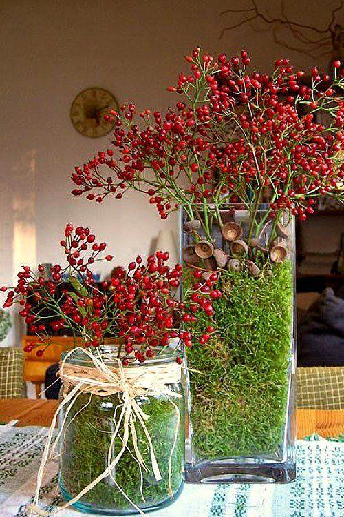Centrotavola con bacche rosse Centrotavola natalizio
