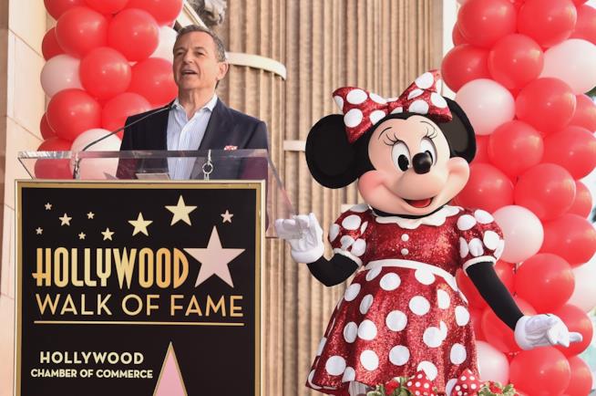 Minnie ha ricevuto finalmente una stella sulla Walk of Fame Minnie sulla Walk of Fame