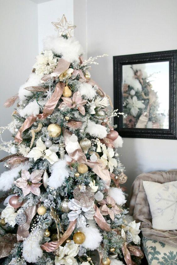 Albero con neve di cotone Albero di Natale