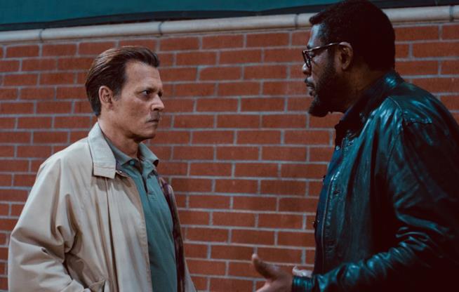 Johnny Depp e Forest Whitaker in una scena del trailer di City of Lies