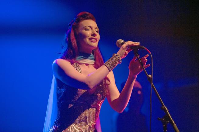 A Milano il nuovo festival musicale TRI.P con Chrysta Bell La cantante Chrysta Bell durante un festival jazz