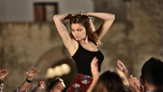 Laetitia Casta moglie di Louis Garrel Laetitia Casta nel film Una donna per amica