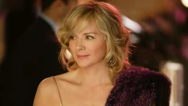 Kim Cattrall si difende dalle accuse secondo le quali è lei la colpevole della cancellazione del film Sex and The City 3 L'attrice Kim Cattrall in Sex and The City