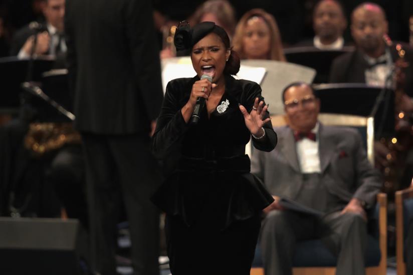 Jennifer Hudson ai funerali di Aretha Franklin Jennifer Hudson canta al funerale di Aretha Franklin