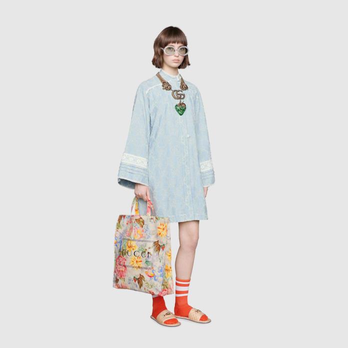 Gucci shopper Borsa a fiori addosso alla modella