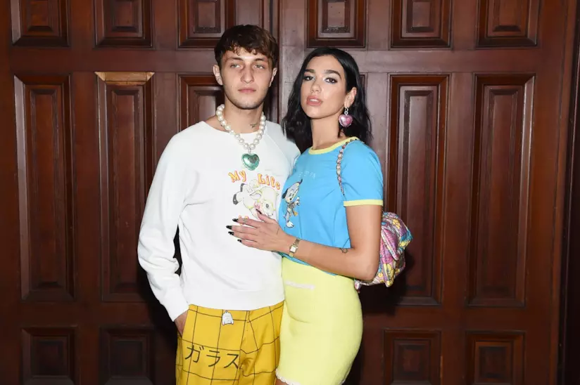 Dua Lipa e Maisie Williams lanciano il trend del beauty look abbinato a quello del fidanzato Dua Lipa e Anwar Hadid