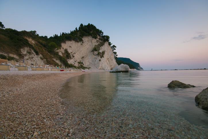 Spiaggia dei Frati I sassolini della spiaggia dei Frati.