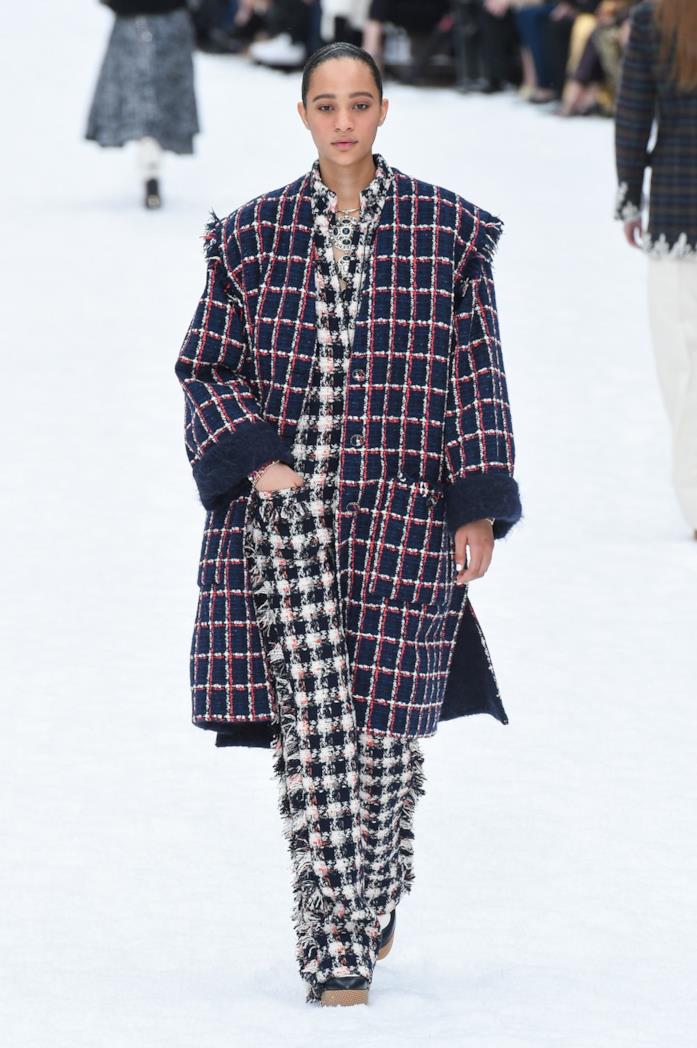Sfilata Chanel Un look della sfilata Chanel