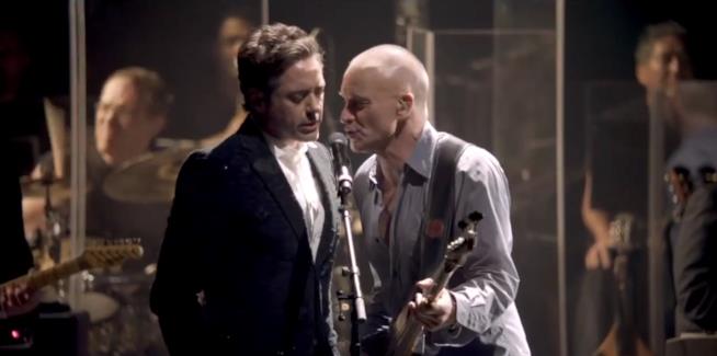 Robert Downey Jr. duetta con Sting