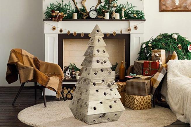 Albero con legno di recupero Albero di Natale green
