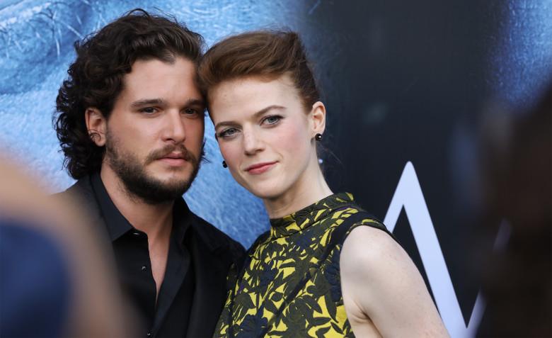 Kit Harington e la fidanzata Rose Leslie I fidanzati Kit Harington e Rose Leslie