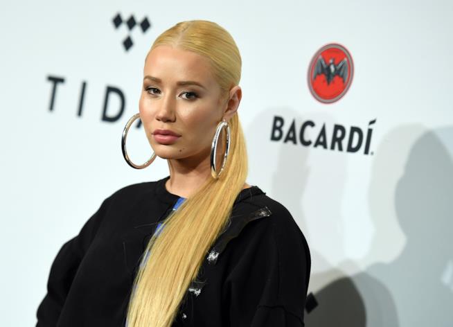 Iggy Azalea bellissima e hot in una nuova campagna pubblicitaria Iggy Azalea
