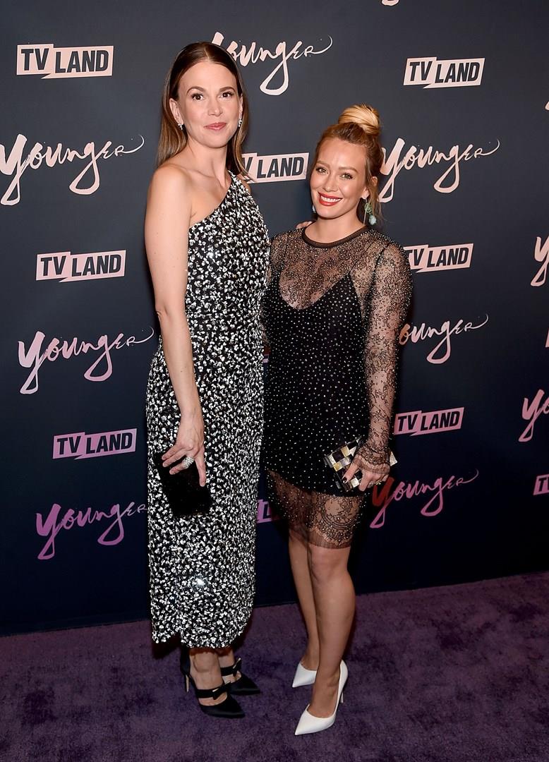 Hilary Duff e Sutton Foster Le attrici Hilary Duff e Sutton Foster