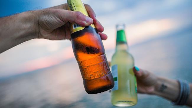 L'alcol aiuta a parlare meglio le lingue straniere Alcol aiuta a parlare le lingue