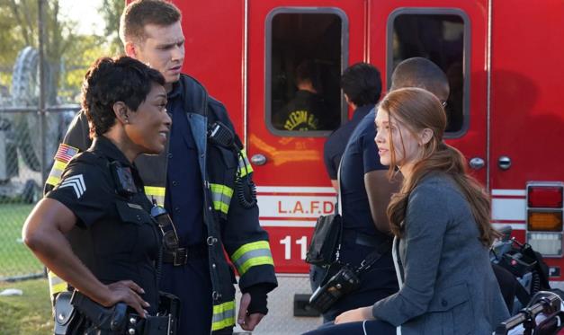 911: un'immagine dal sesto episodio della seconda stagione 911: un'immagine promozionale dal sesto episodio della seconda stagione