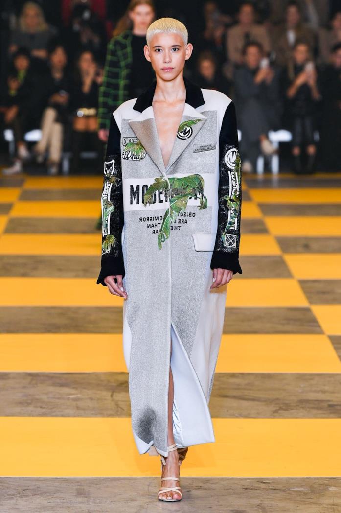Off-white Un look della sfilata Off-white