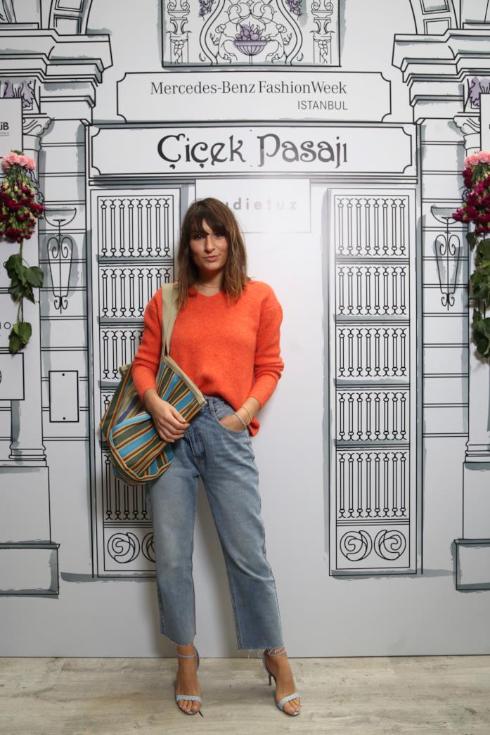 Outfit casual con jeans Outfit casual con jeans a vita alta