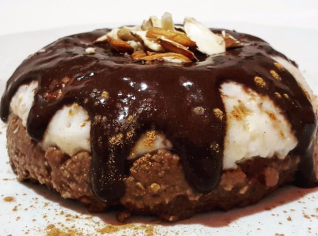 Porridge bicolore Dolce a due strati con crema al cioccolato