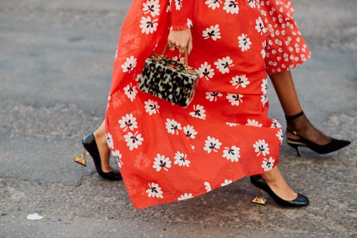 Abiti ampi con stampe floreali Gonne larghe e fiori arriva il prairie dress