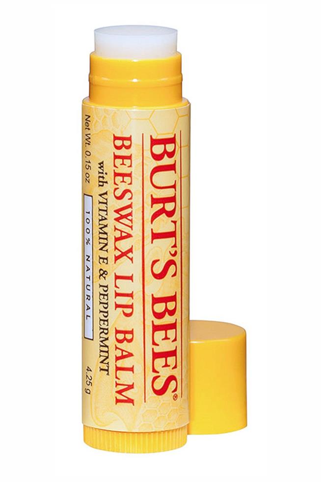 Il balsamo perle labbra Burt's Bees Un balsamo per le labbra alla cera d'api