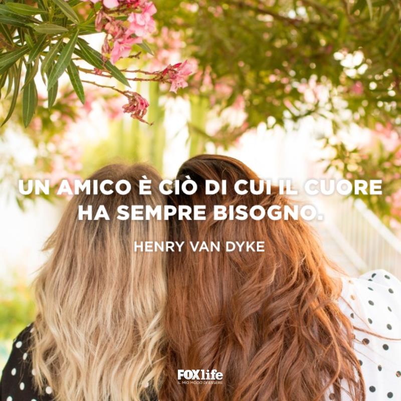 Frase Henry Ragazze di spalle vicine