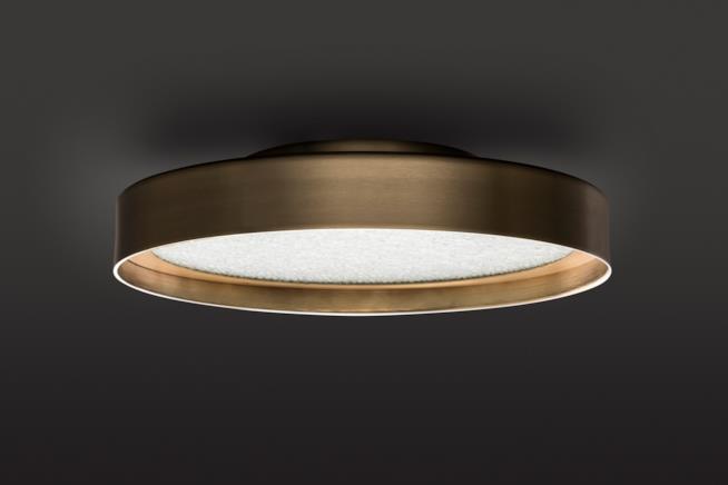 I metalli come l'oro, l'ottone e il rame, sono i protagonisti del design di quest'anno, anche nell'illuminazione Lampada Berlin disegnata da Christophe Pillet per Oluce
