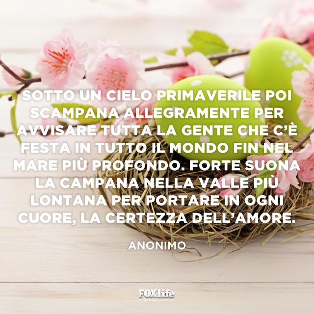 Poesia pasquale di un anonimo Uova di Pasqua in un cesto di vimini