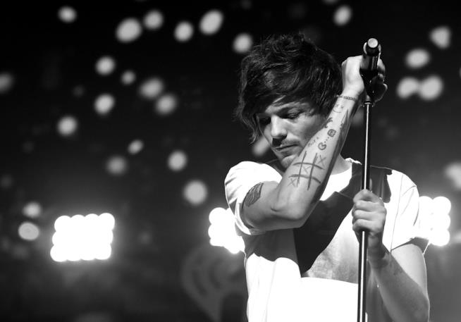 Louis Tomlinson, Two of Us è il brano dedicato alla madre scomparsa Louis Tomlinson