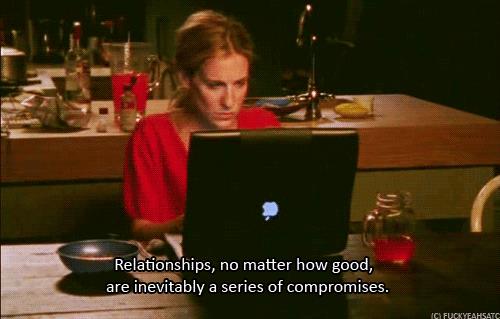 Carrie Bradshaw scrive GIF di Carrie Bradshaw mentre scrive