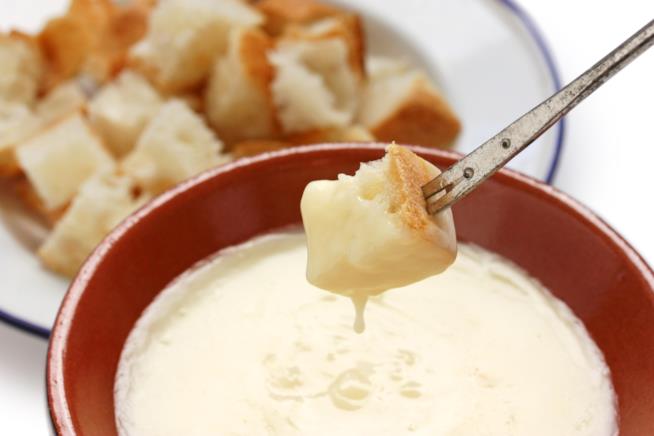 Fonduta di formaggio svizzera Fonduta di formaggio