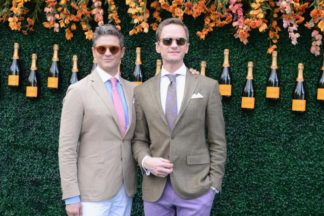 Neil Patrick Harris omaggia su Instagram il marito David Burtka per il loro anniversario Primo piano di Neil Patrick Harris e David Burtka
