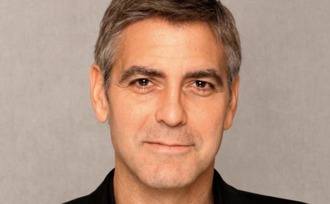 George Clooney ha il viso più bello del mondo Un primo piano di George Clooney