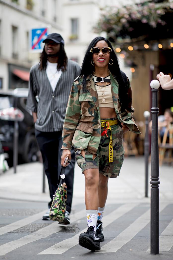 Fantasia militare Outfit composto da fantasia militare dallo Street Style di Parigi 2019