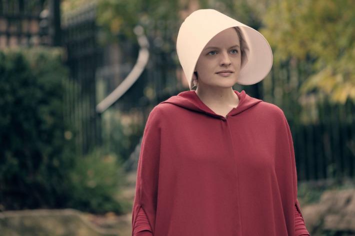 L'ancella Difred Una scena di Difred in The Handmaid's Tale