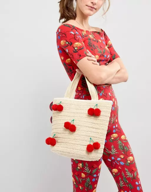 Borsa di paglia con ciliegie per l'estate 2018 Borsa in paglia con ciliegie