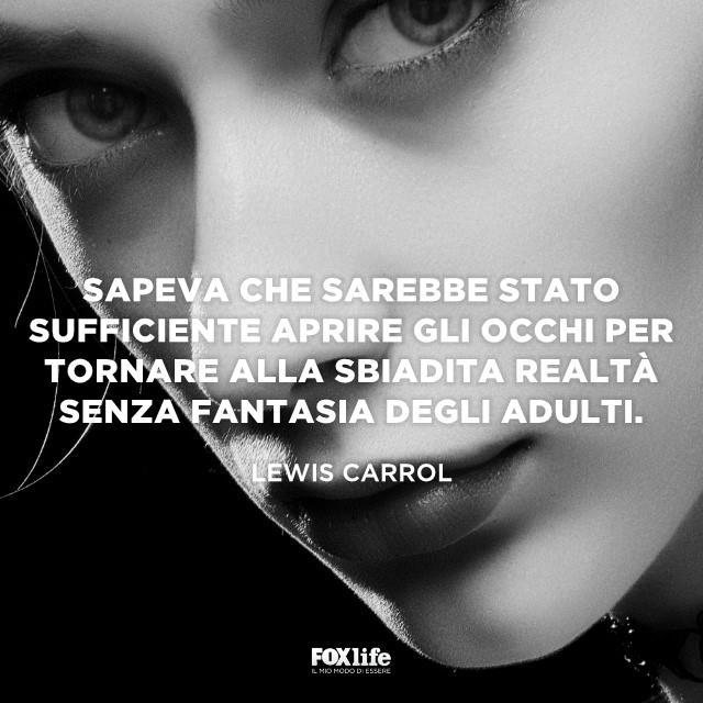 Frase realtà Primo piano di ragazza