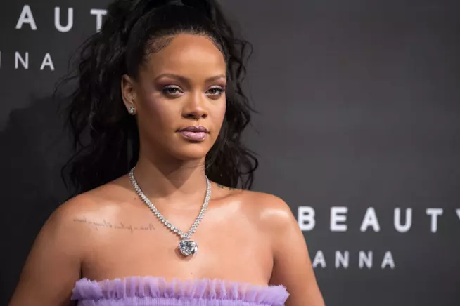 Rihanna è in lutto per la morte di suo cugino, con cui aveva passato il giorno di Natale Rihanna