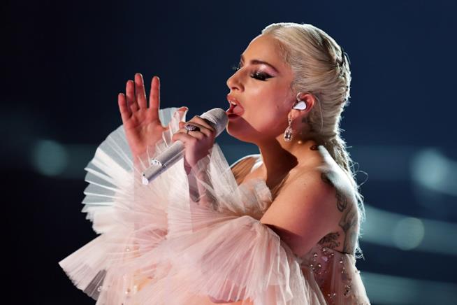 Lady Gaga ha interrotto il suo tour per motivi di salute Lady Gaga