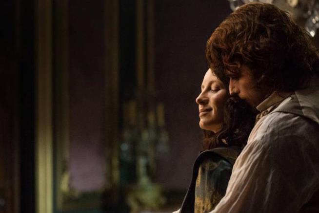 Sam Heughan (Jamie) e Caitriona Balfe (Claire) nella stagione 2 di Outlander Una foto di Jamie e Claire dal set della stagione 2 di Outlander