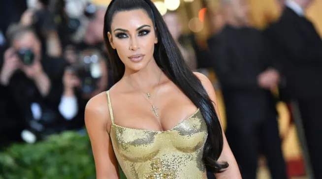 Kim Kardashian e la dieta dei lecca lecca Kim Kardashian al MET Gala