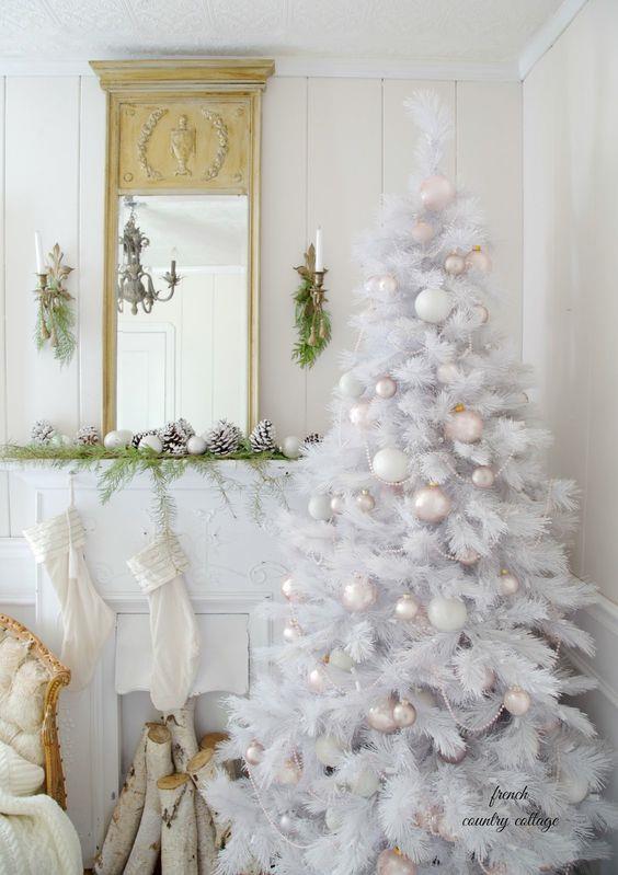 Albero total white Albero natalizio completamente bianco