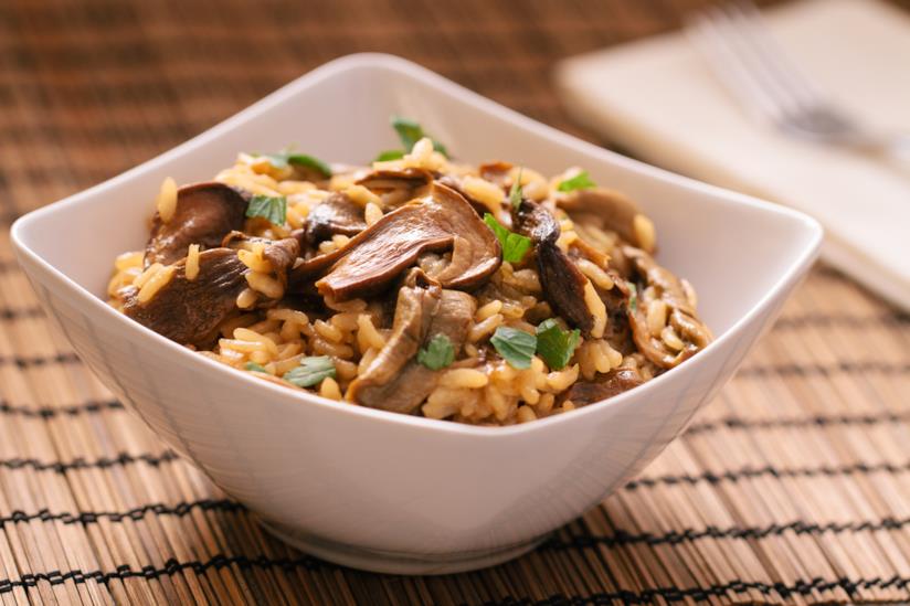 Risotto ai funghi secchi: la ricetta con i porcini essiccati Risotto ai funghi secchi: