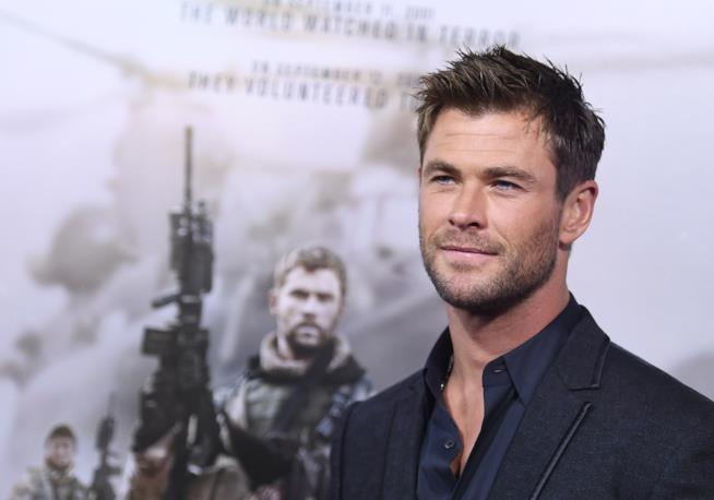 Chris Hemsworth Chris Hemsworth mentre promuove il film 12 Strong