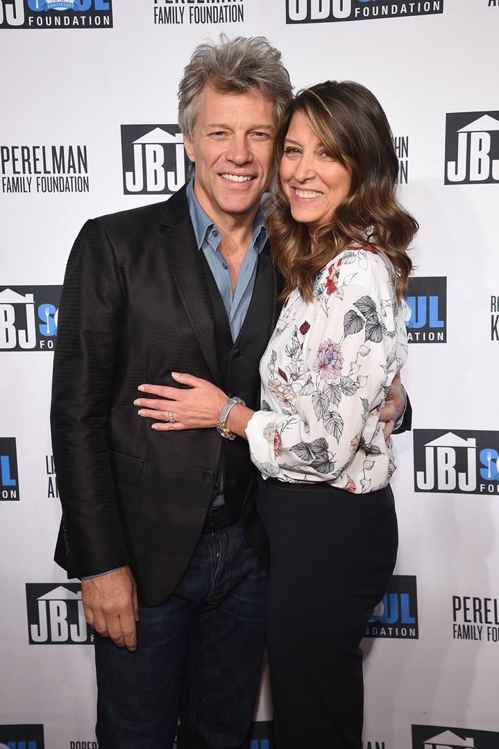 Jon Bon Jovi con la moglie Dorothea I Bon Jovi ai Jefferson Awards