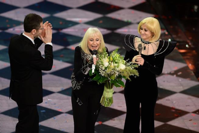 Raffaella Carrà svela i retroscena più intimi di Sanremo 2011 Raffaella Carrà
