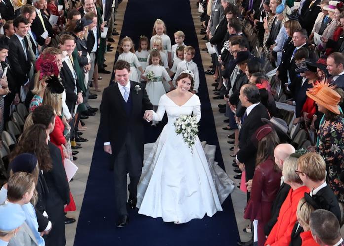 Eugenia di York - Vestito da sposa Eugenia di York percorre la navata