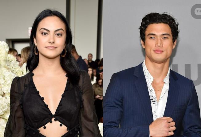 Camila Mendes e Charles Melton Camila Mendes e Charles Melton di River