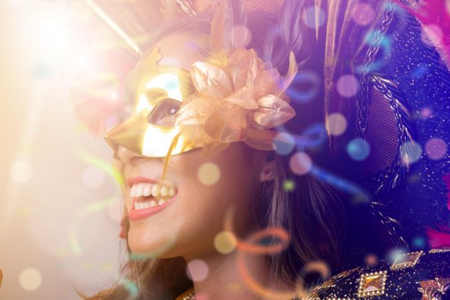 Come si festeggia il carnevale in diverse città Ragazza a carnevale